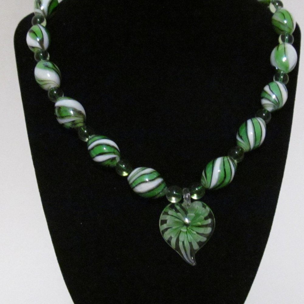 Handmade green & white glass beads necklace earrings flower focal